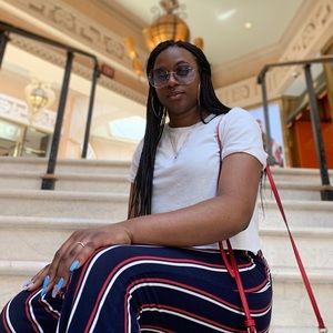 Meet your Posher, Mya